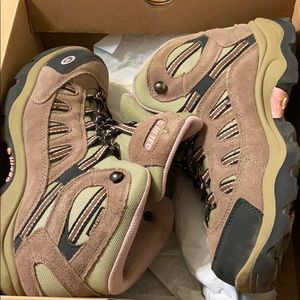 Hi tec pink hiking boots